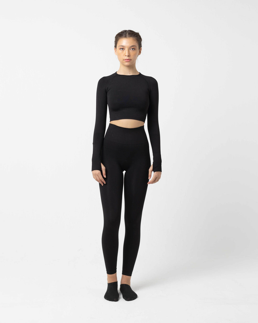 Seamless 0.1 Long Sleeve Crop Top (Black)