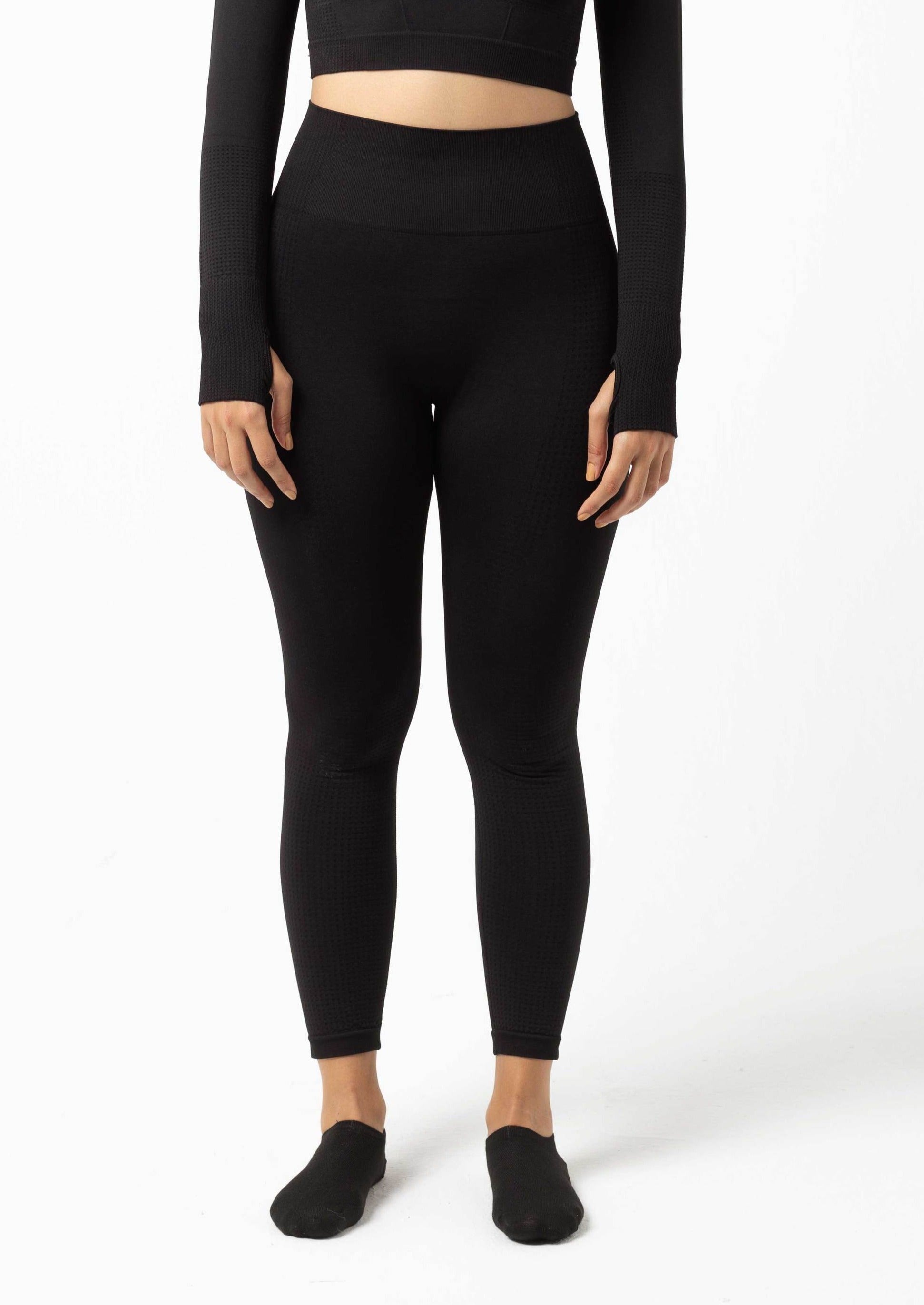 ★LUVISTRUE★BE LOGO LEGGINGS(BLACK)★正規品/韓国直送料込 Seamless 0.1 Leggings (Black) – qabs
